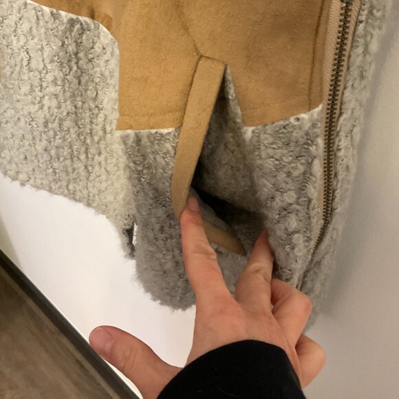 Anthropologie  Saturday Sunday faux suede and faux fur vest, zip up, size XS - Picture 3 of 10